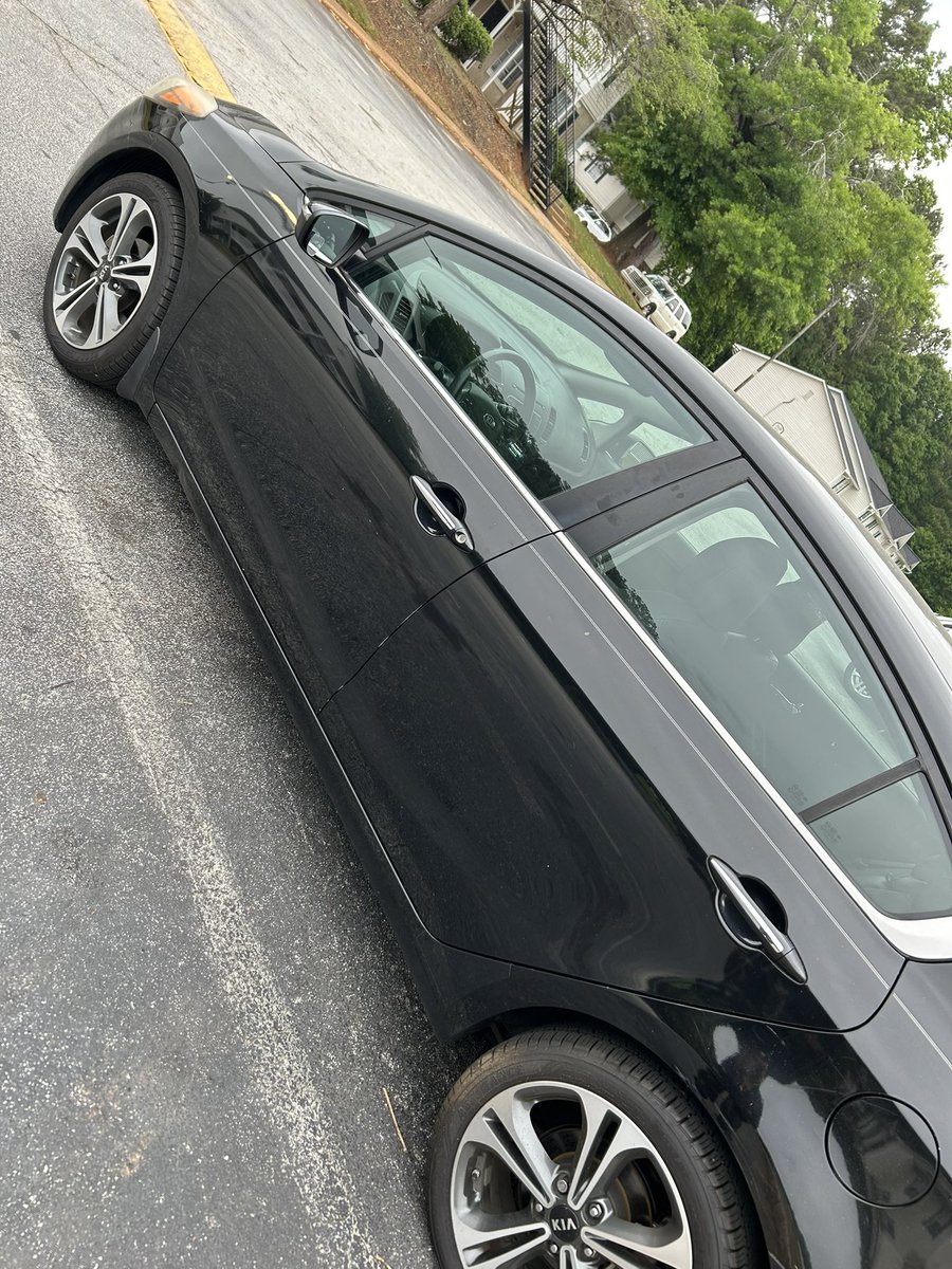 LordVoldemortah's tweet photo. My bitch bad looking like a bag of money 🥰 #newwhip https://t.co/UNj1JTXfSD
