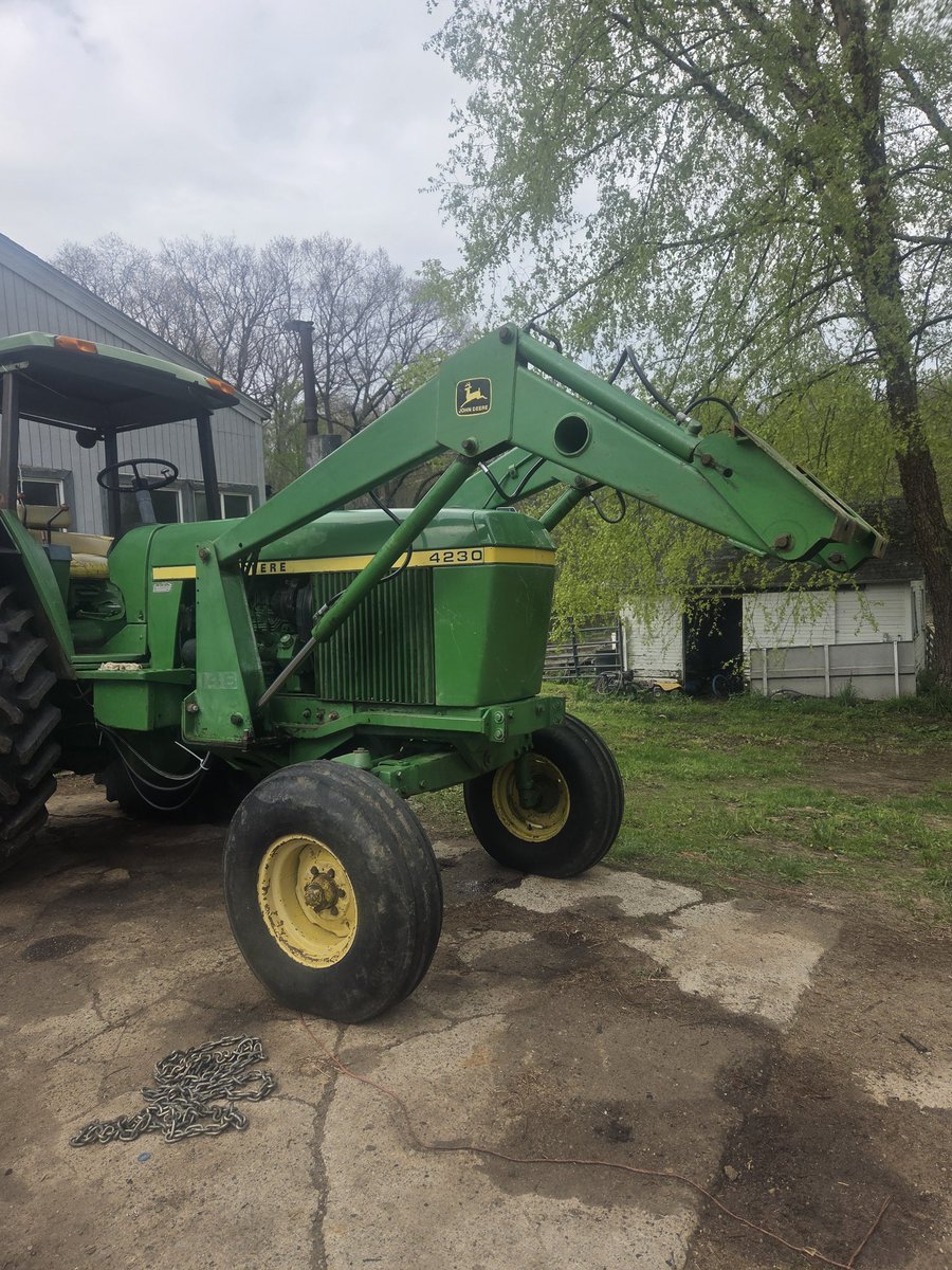 Lift Cylinder rebuild on this 148 loader done and ready to go home.