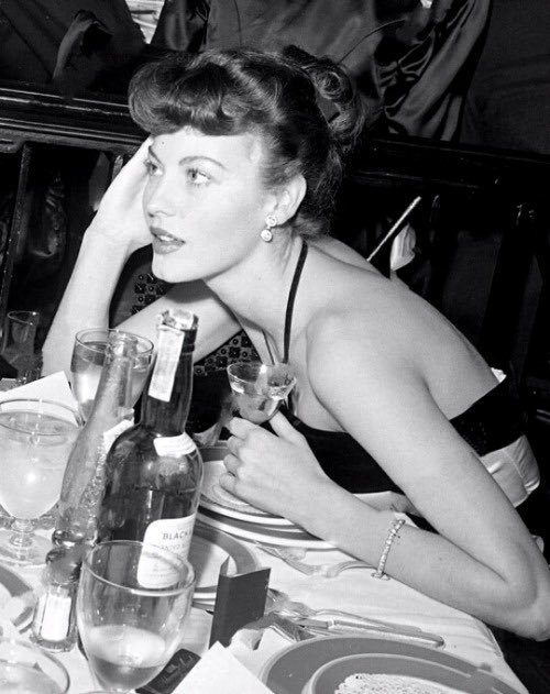 Noirchick In Old Hollywood tweet media