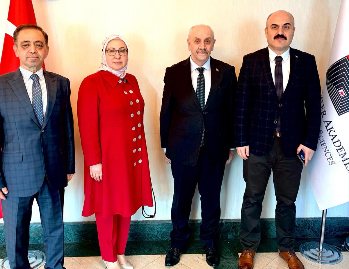 📍 Türkiye Bilimler Akademisi (TÜBA)
Mütevelli Heyeti Başkanı Gökalp Gedikbaşı, Denetim Kurulu Başkanı Süleyman Demir ve Kurucu Mütevelli Heyeti Üyesi Feriha Mert öncülüğünde, Türkiye Bilimler Akademisi (TÜBA) Genel Sekreteri Sayın Mete Kurt’u makamında ziyaret ettik.