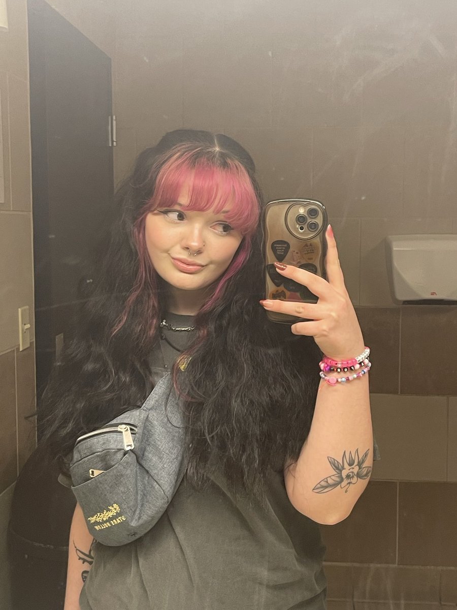 syd 🦷 tweet media