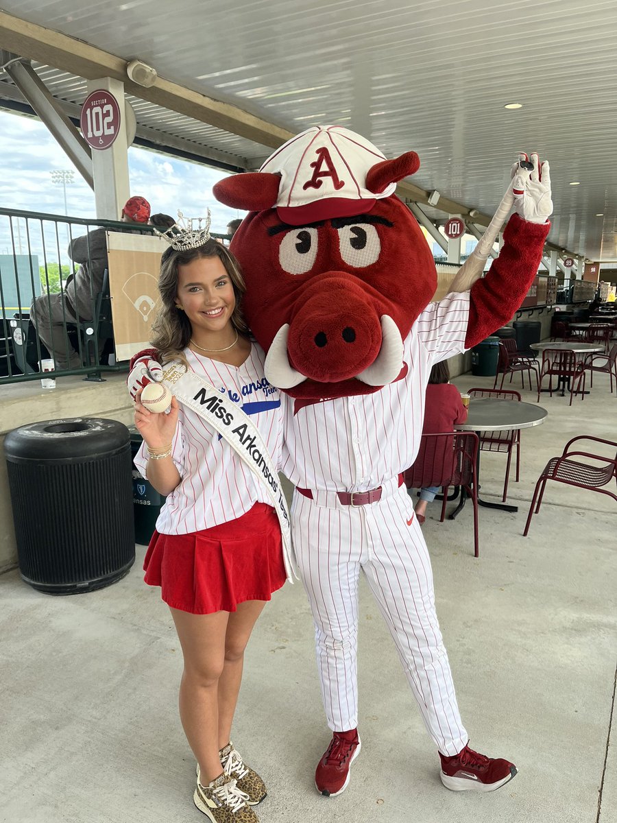 Ribby 🐗⚾️ tweet media