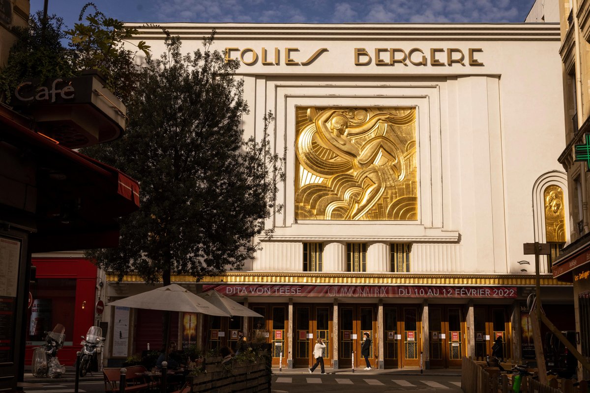 EspaceFrancais's tweet image. #2mai 1869 : Ouverture des Folies Bergère à Paris.
C'est une salle de music-hall parisienne qui, de la Belle Époque à la fin des Années folles, symbolise la vie parisienne.
👉espacefrancais.com/les-folies-ber…
#foliesbergere #Paris #Culture #MusicHall #BelleEpoque #Théâtre #Spectacles