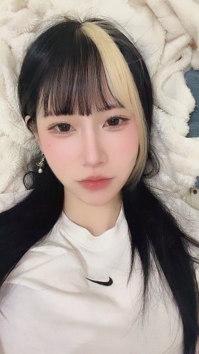 手手 tweet media