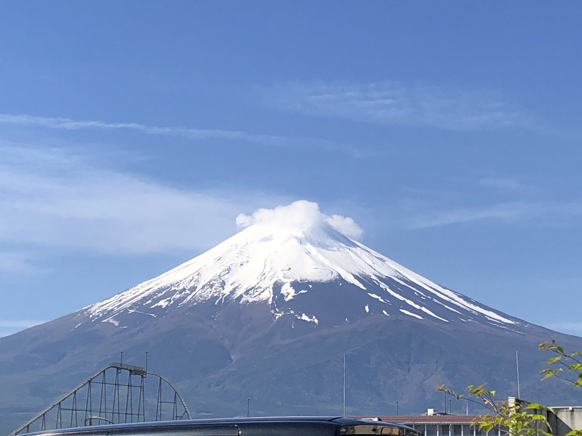 おはようございます。今朝は良く晴れています。富士山も久しぶりの白