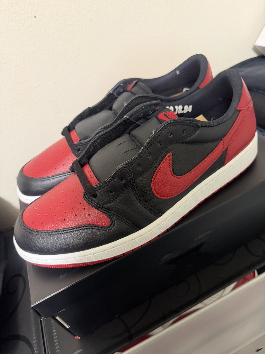 JoshMarley33's tweet photo. @snkr_twitr Had to Double Up ❌🔥 https://t.co/OU40qNGsa4