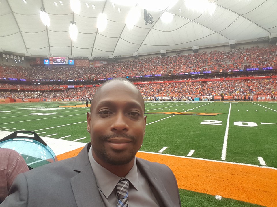 TheRobertTGreen's tweet image. #FBF Giants, Jets, Syracuse etc

No matter where I go, or where I been. 

Where I'm from
When I show up 
I ALWAYS bring my NY State of Mind