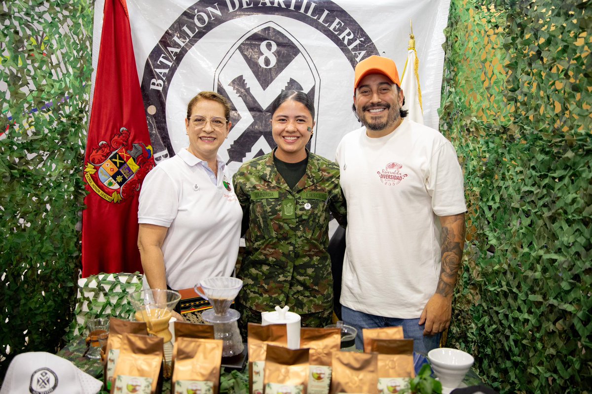 PatinoJuanD's tweet photo. EXPOEJECAFÉ 2026 es orgullo risaraldense ☕

Hasta mañana 2 de mayo, en Expofuturo Pereira, nos encontramos para celebrar el trabajo de nuestras familias cafeteras, su historia y la calidad que nos representa ante el mundo. 🇨🇴☕️

Desde la @Gob_Risaralda  seguimos impulsando a nuestros productores: 27 marcas de Risaralda llegan a esta vitrina de negocios para conectar con nuevos mercados y demostrar por qué somos diversidad de perfiles y origen.

Más que una feria, es el reflejo de lo que somos como territorio ¡Acompáñennos! 🙌🏼

#ExpoEjeCafé2026 #HechoEnRisaralda #CaféDeOrigen