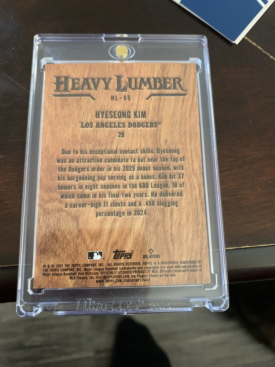 Nickev97's tweet photo. Very happy with this new addition to my collection 🤩 (got it for a good price cause Kim is still being slept on) @CardPurchaser @HyeseongKimMuse @LADodgersMuse #Topps #Heavylumber #Dodgers https://t.co/NlsEuYdpMK