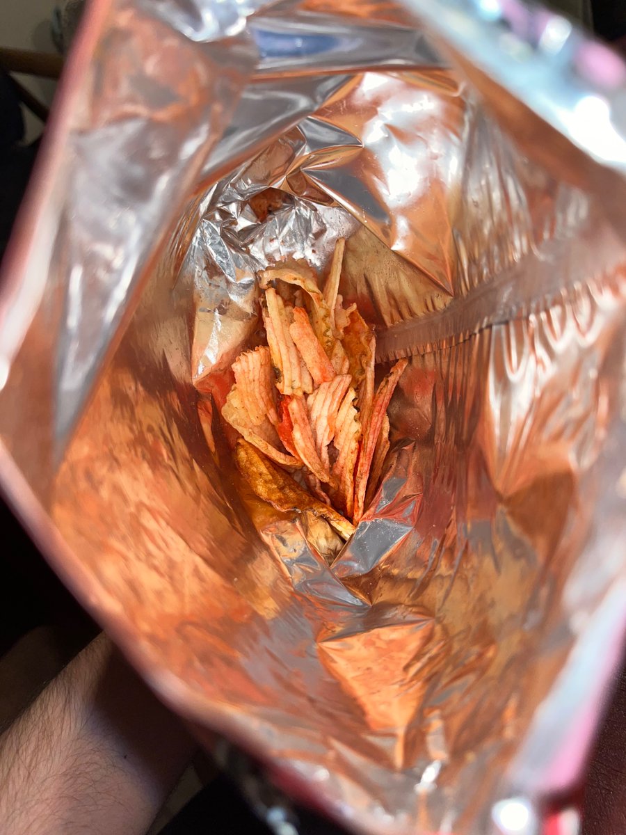 iruperey's tweet photo. @QuentoSnacks todo bien haces. Pero en serio 10 papas en un paquete nomás? https://t.co/YtWJGstSMP