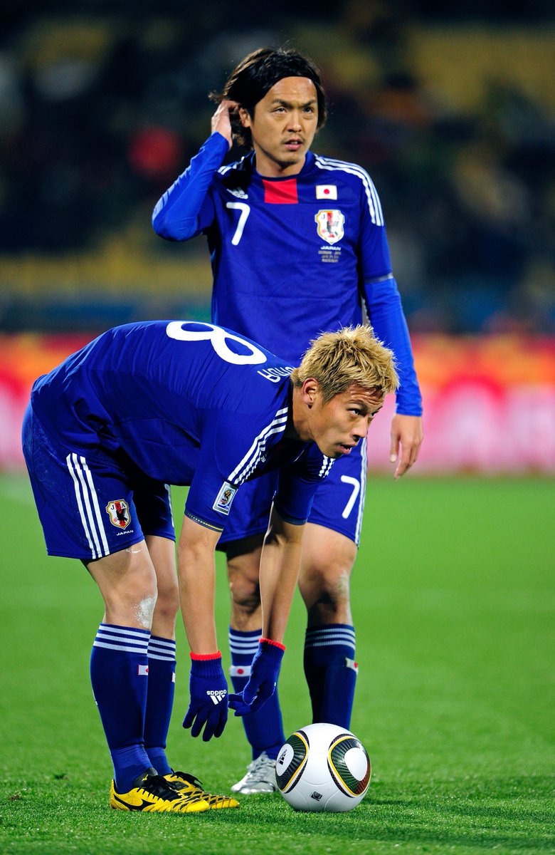 FIFAWorldCup_JP's tweet image. 無回転のナックルか、曲がるカーブか🎯

どっちのフリーキックが好き？ 

#FIFAWorldCup
