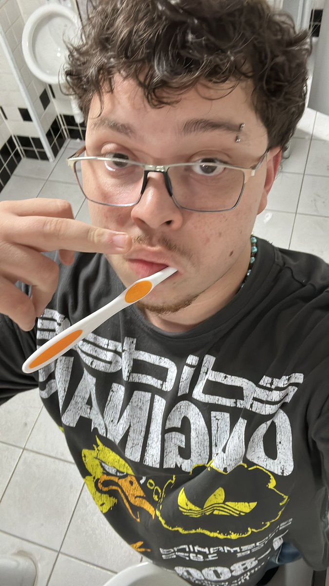 teaxhteoxy's tweet image. #eusotrabalho #workaholic #phjudeu