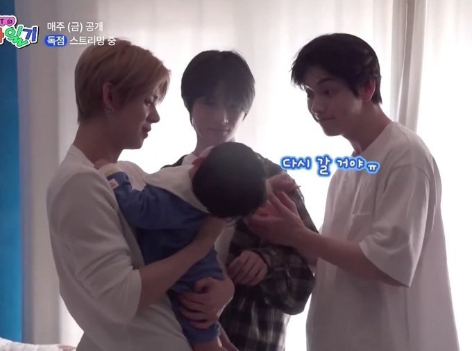 yjnprettydollyy's tweet photo. who said omega mama jun and his alphas https://t.co/E6PIKdGPx4