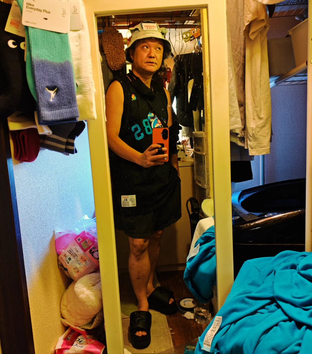 kusoyaro0812's tweet photo. 今日のクツ野郎
おはようございます☀
〜幕張メッセどきどきフリーマーケット✨️特別編〜
cap : LOVERBOY
tops : kaikaikiki × COMPLEX CON
pants : GAP
shoes : converse
bag : kaikaikiki
#幕張メッセどきどきフリーマーケット #kaikaikiki #complexcon #古着 #スニーカー好きな人と繋がりたい https://t.co/sXX3xXATTf