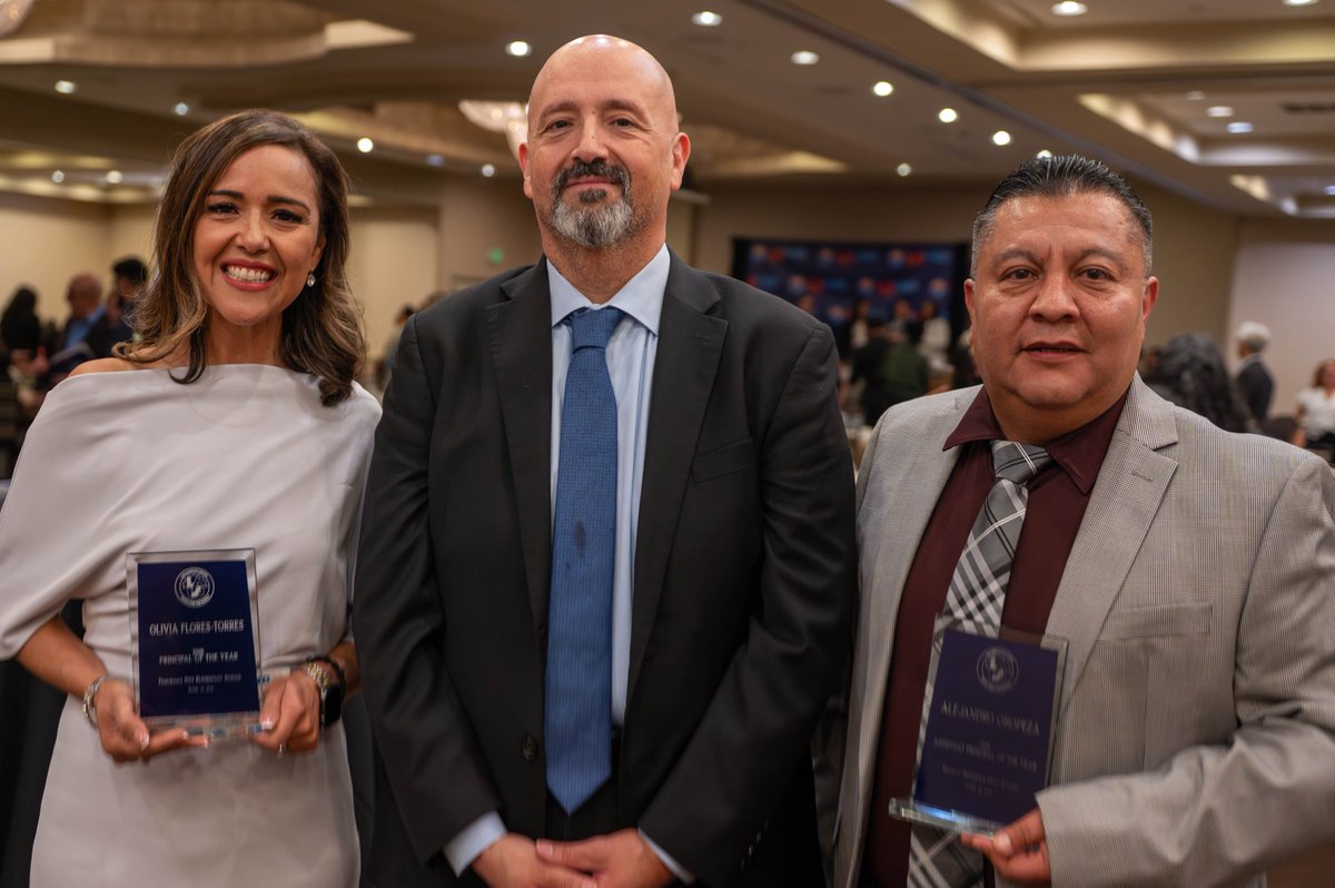 LAUSDHR's tweet photo. 🏫🌟Leading the way and inspiring greatness!

Congratulations to the @LASchools 2026 Principal of the Year, Olivia Flores-Torres of Panorama City ES and the 2026 Assistant Principal of the Year, Alejandro Oropeza from Jefferson HS. 

#POY #APOY https://t.co/DozvWsMb6y