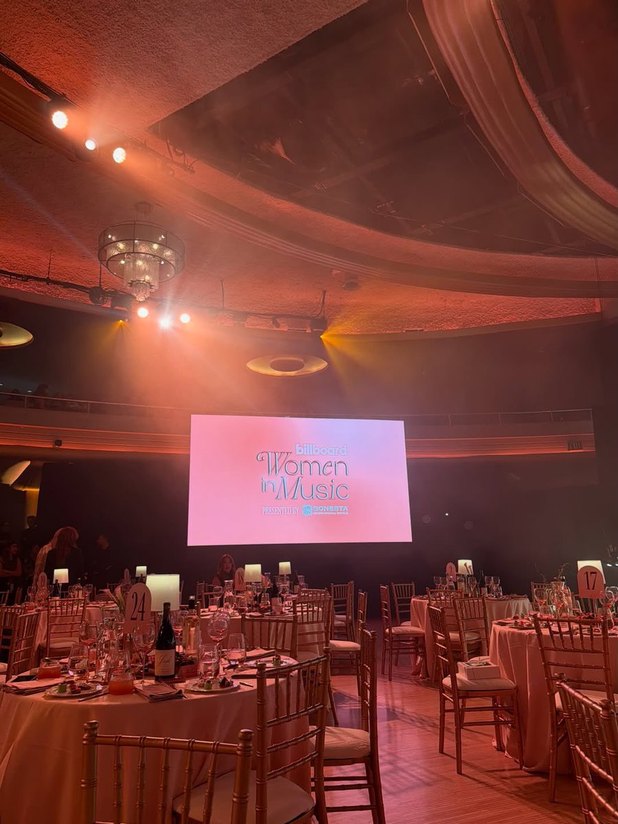 GIRLSET_SOURCE's tweet image. 260501 #LEXI Instagram update!

“So glad we got to attend #bbwomeninmusic ! Genuinely one of the best things I've ever experienced. 

It was so inspiring to be in a room full of talented, powerful women. We got to see so many icons that I've looked up to for years. This night had