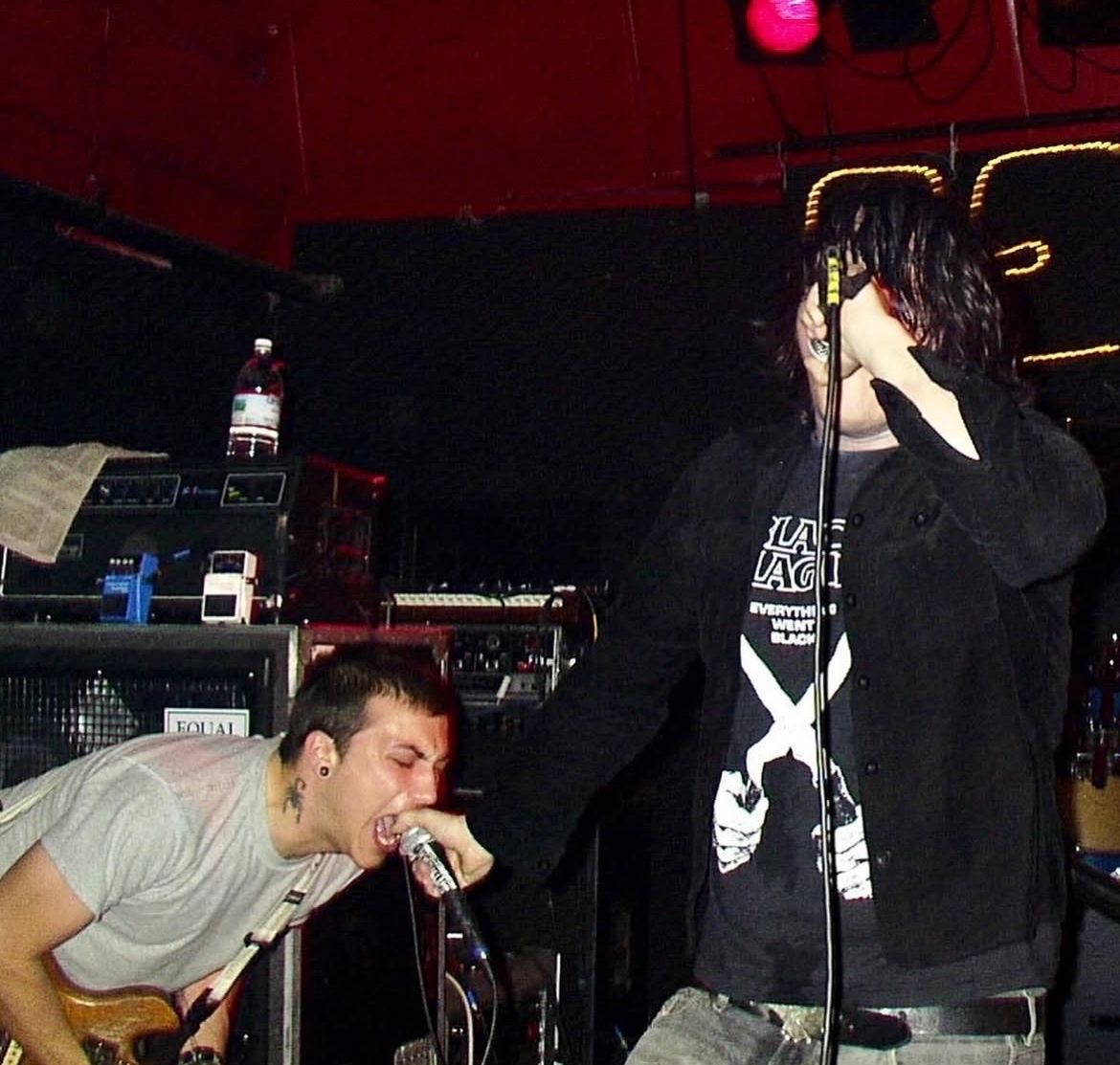 gerard way hourly tweet media