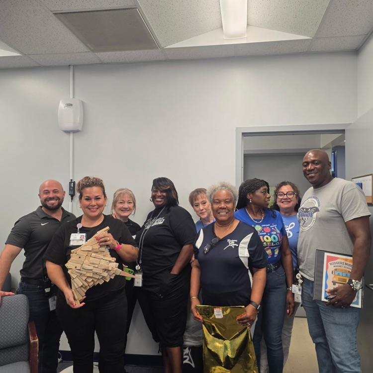 RodgersRays's tweet photo. Happy School Principal Day to our Golden Stingray, Mrs. Duran! You lead our school with such heart, dedication, and genuine love for our students and staff. We hope you had an incredibly special day—our hearts were full celebrating you! https://t.co/jQgaehum3C