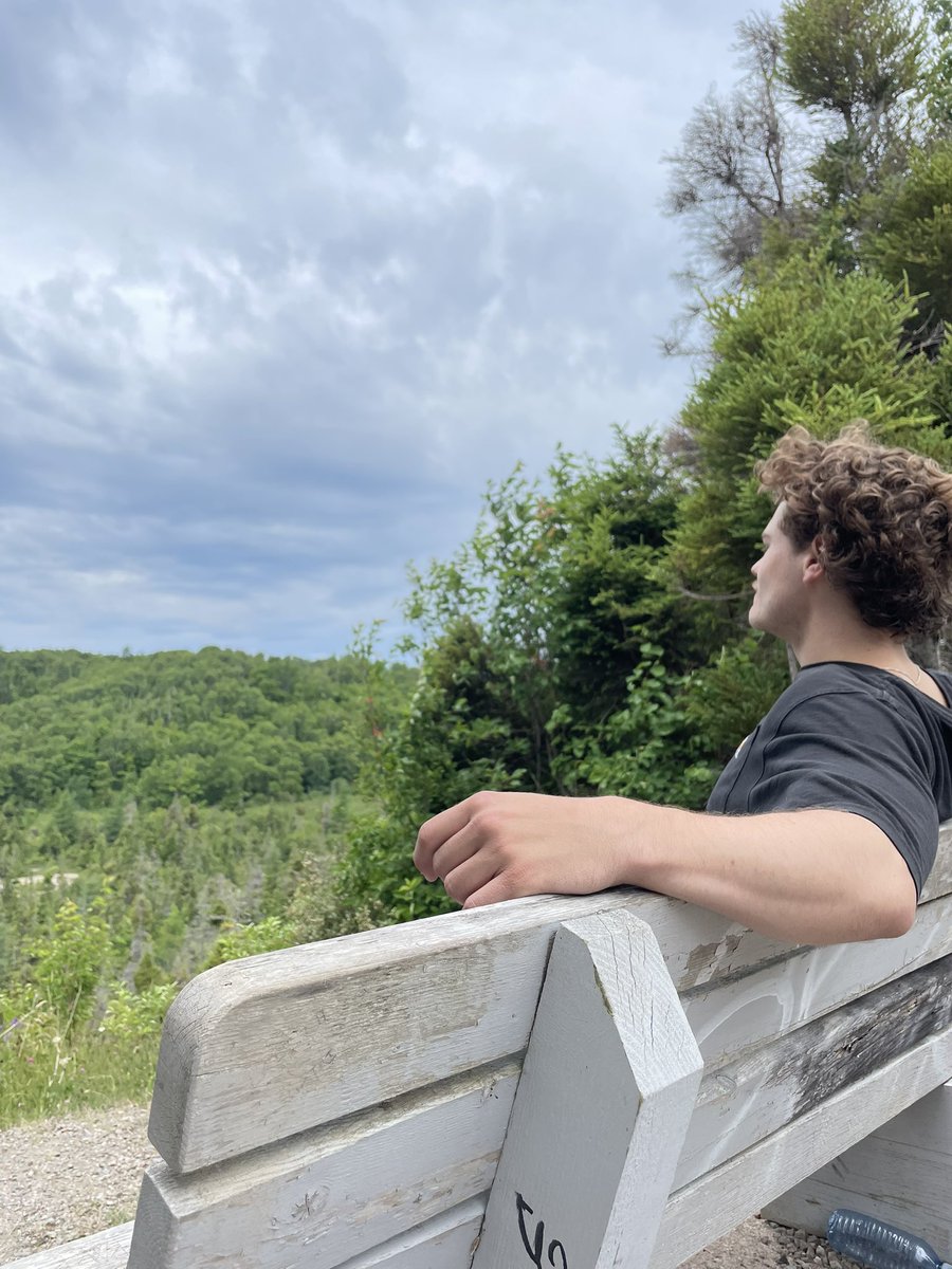 ra1nbowfeathers's tweet photo. Me: I’m thinking about sitting in that #Bench over there 🤔

Gals: We heard #ZenthicAlpha sat in that very bench…

Me: Oh yeah, that’s what’s up 🙌 https://t.co/5YrXqdFgPc