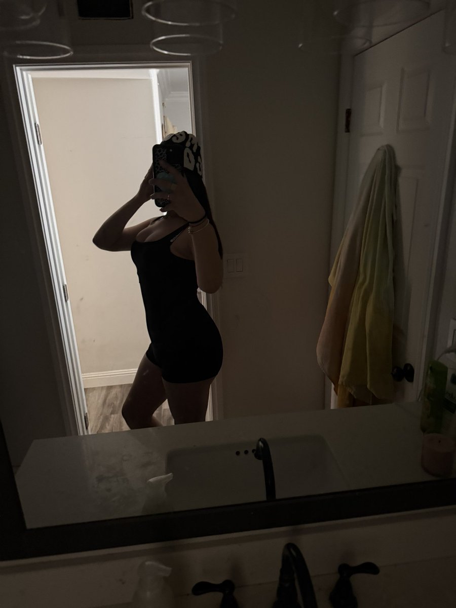 tscharbie's tweet photo. What we think ? 

#wata #trans #transgender #transexual https://t.co/2Q2oB7MMQE