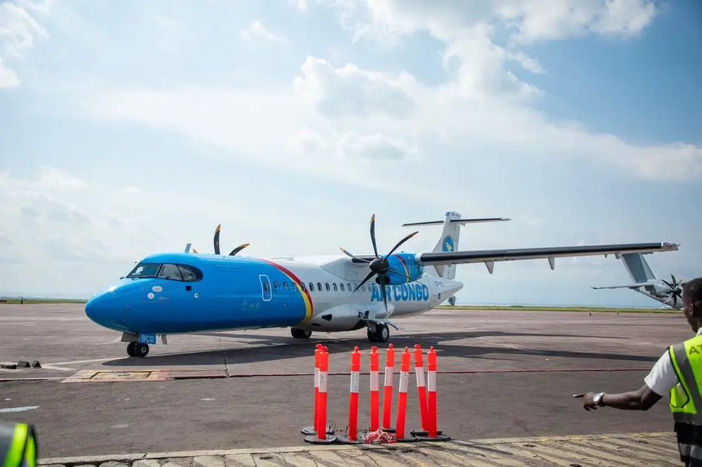 Gloirek21's tweet image. Nous avons le plaisir d’annoncer l’arrivée dans notre flotte du tout nouvel ATR 72-600, symbole de #modernité et de #fiabilité. 

Ce nouvel avion incarne notre vision : relier les régions, rapprocher les communautés et porter haut les #couleurs de l’Afrique.