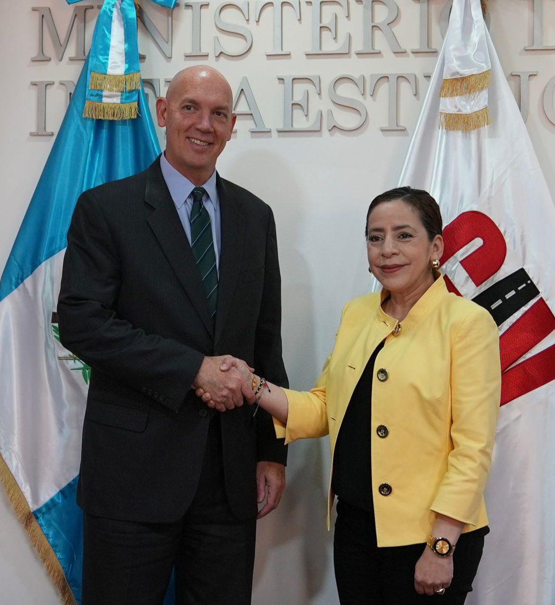 PublinewsGT's tweet image. 🇺🇸🤝🇬🇹 EE. UU. refuerza su apoyo a carreteras clave en Guatemala junto al CIV, bajo la mirada del Encargado de Negocios Jorgan Andrews. 🛣️💪 #AméricaFirst #Infraestructura #Guatemala #EmbajadaDeEstadosUnidos #CIV

publinews.gt/noticias/2026/…