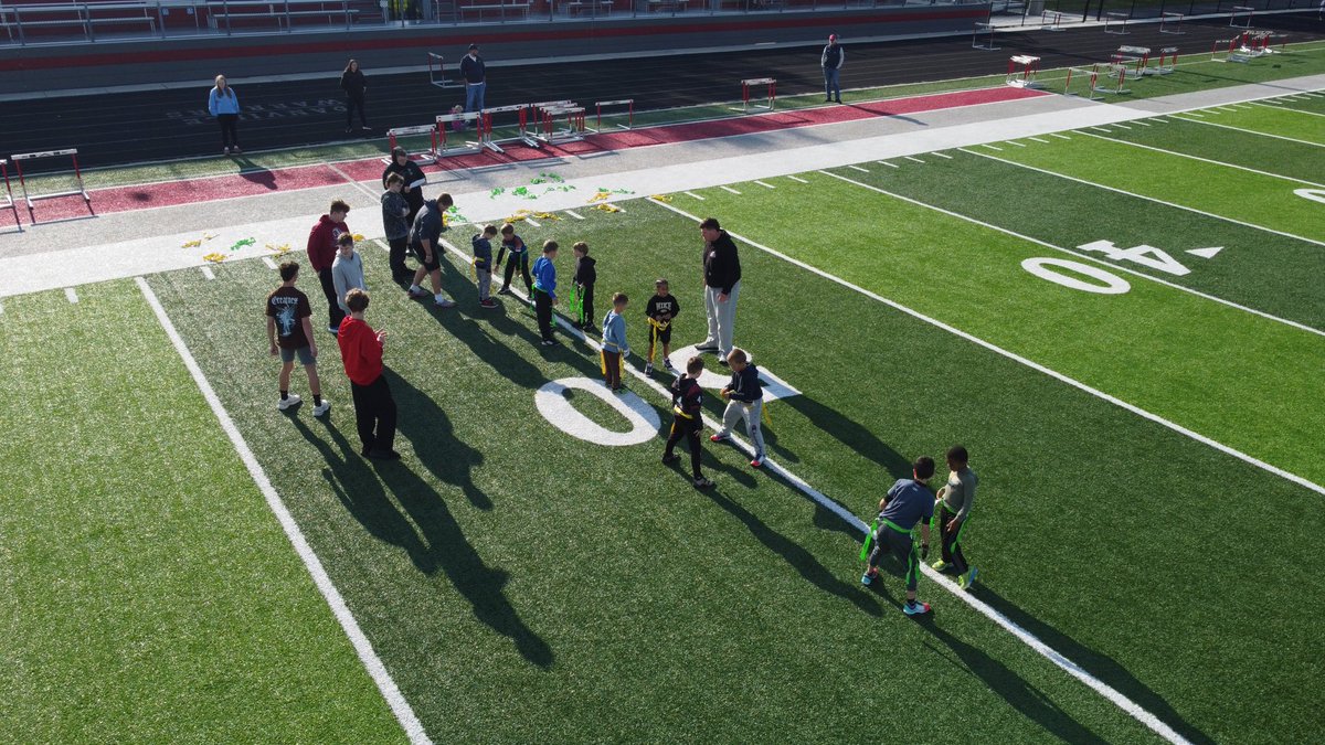 HCWarriorFB's tweet image. 🚨 Night 1 of Flag Football camp was a HUGE success!

Kids were flying around, having fun, and learning the game.

HS guys CRUSHED IT, we have special guys at Danville!

#21Miles