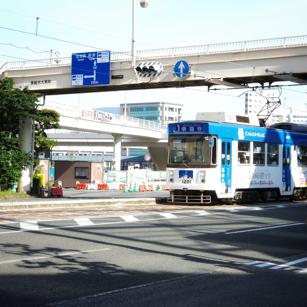 みんみん㌨ tweet media