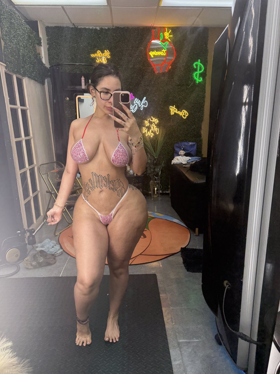 Michelle Nicole tweet media