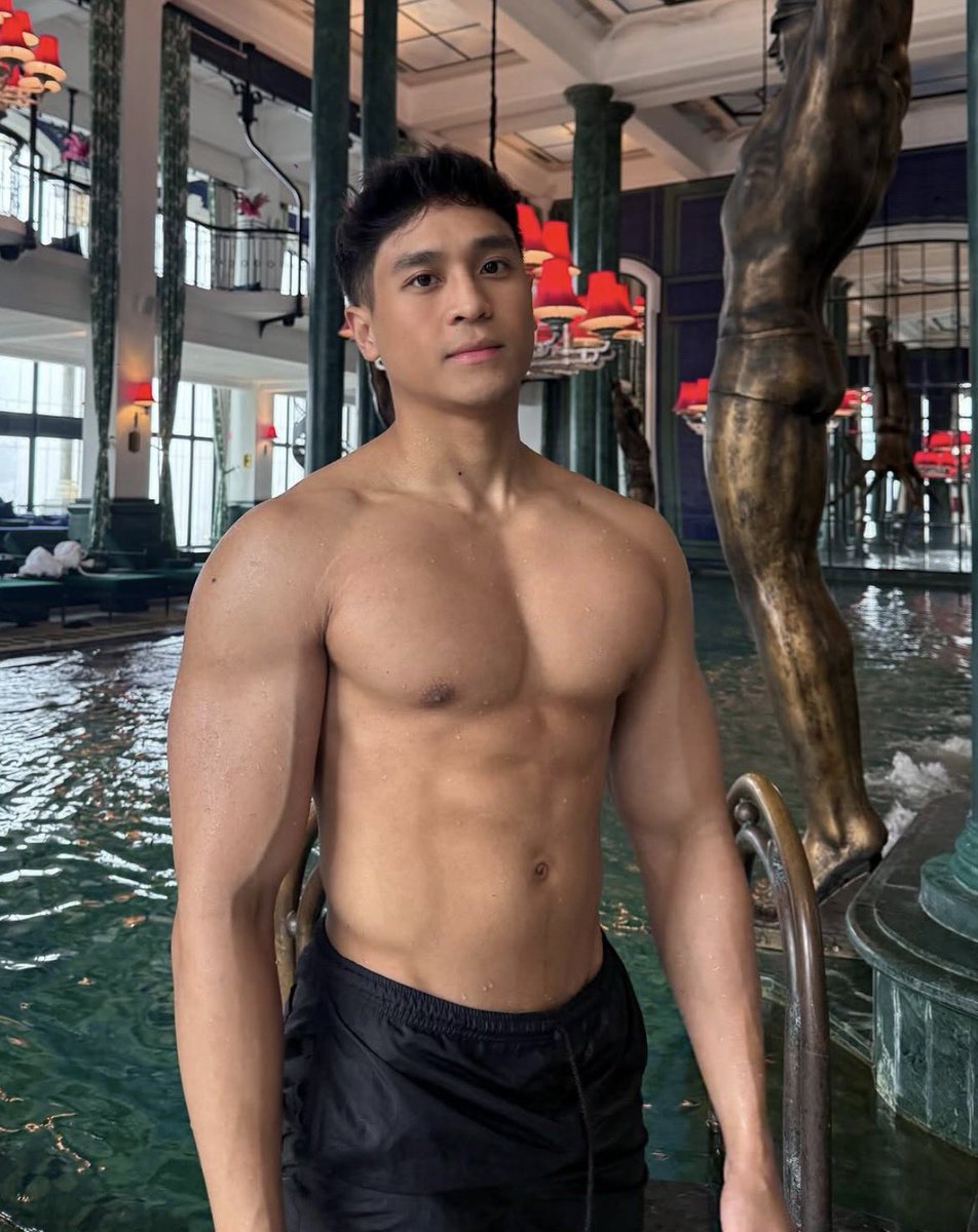 Daily Hot Dudes tweet media