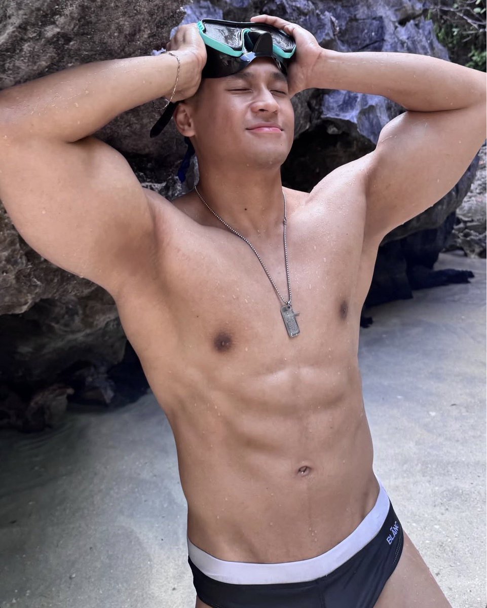 Daily Hot Dudes tweet media