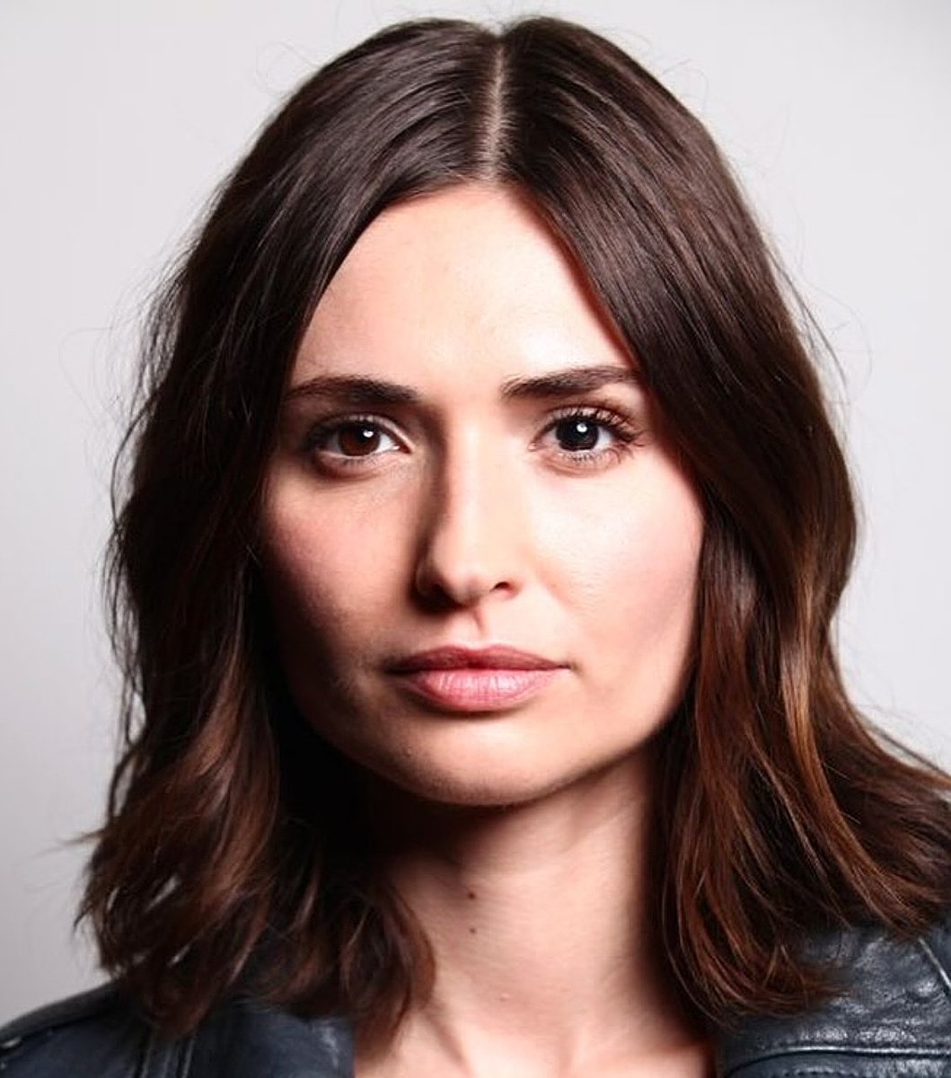 karolina wydra’s pr manager tweet media
