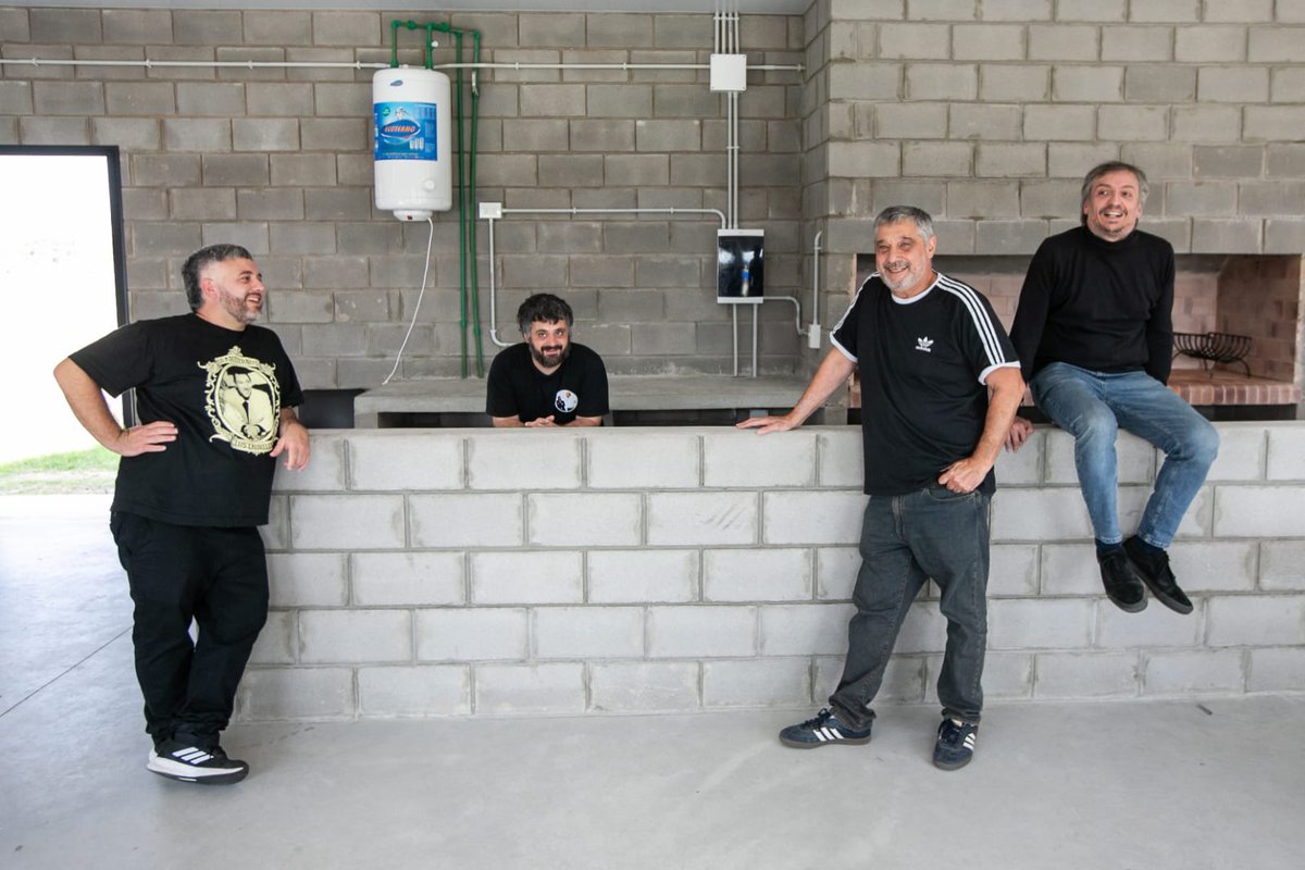 mojatignanelli's tweet photo. Hoy vivimos en Cañuelas la realidad efectiva de la comunidad organizada. 

@caortega64 inauguró el predio Papa Francisco, del que podrán hacer uso afiliados, héroes de malvinas, bomberos voluntarios y trabajadores municipales cañuelenses. 

Además anunció la creación del barrio anexo para que todos los trabajadores y trabajadoras de Anses puedan ser propietarios y tener su casa propia. 

Ah y como si fuera poco aclaró que  su conducción es @CFKArgentina

En tiempos de tanto individualismo y discurso vacío, no hace falta ser tan creativos para resolver los problemas, solo tener convicciones, voluntad politica y lealtad.