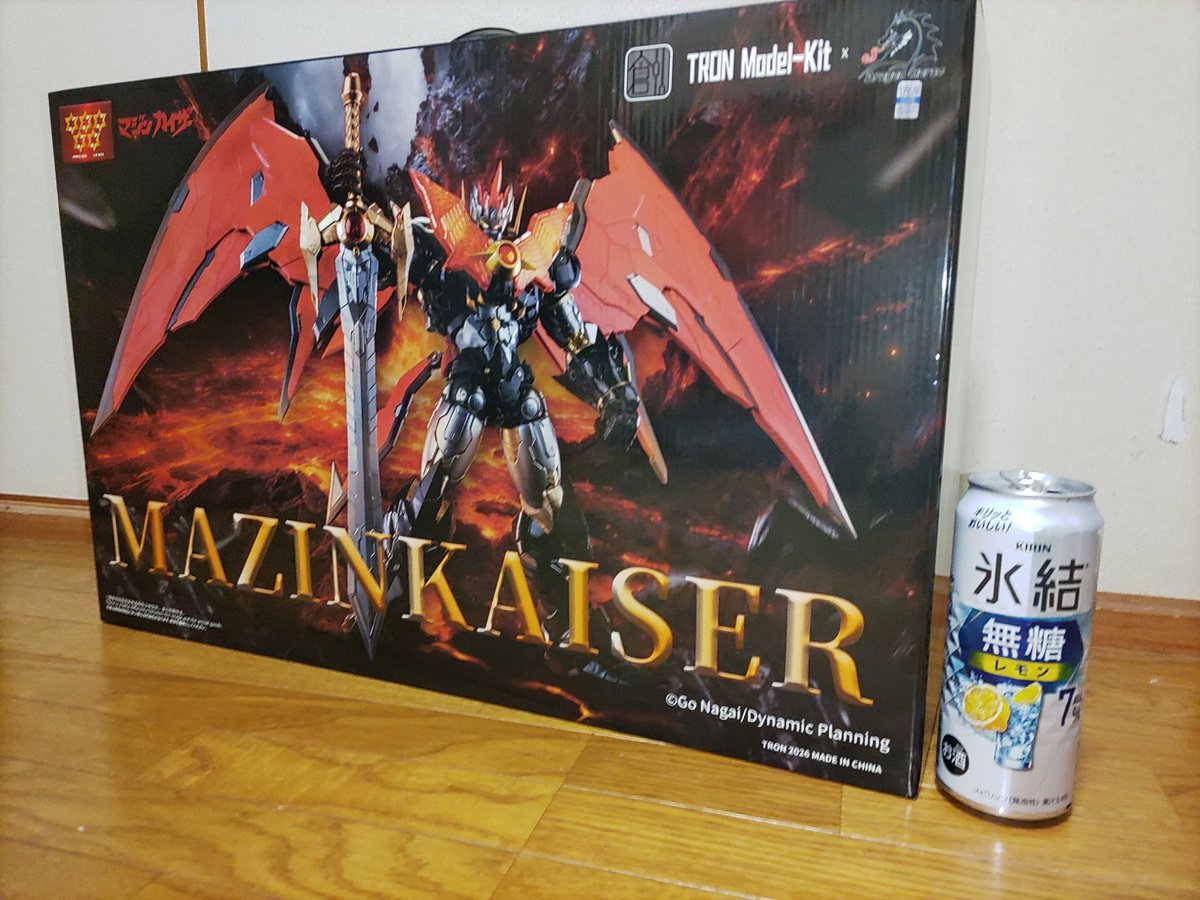 bIA0D3HuI8m51CB's tweet photo. ついに着弾！
TRON MODEL×DRAGON HORSE マジンカイザー!!

デッカい！重い！ランナーみっちり！説明書分厚い！こりゃ凄いわ～
GW中は頑張ろう…

#マジンカイザー
#TRONMODEL https://t.co/FMEuLaJn9c