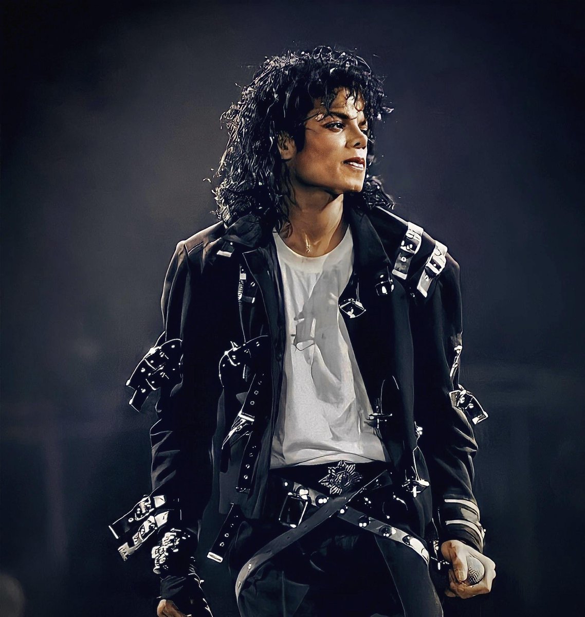 Shiny King ✨ Michael era tweet media