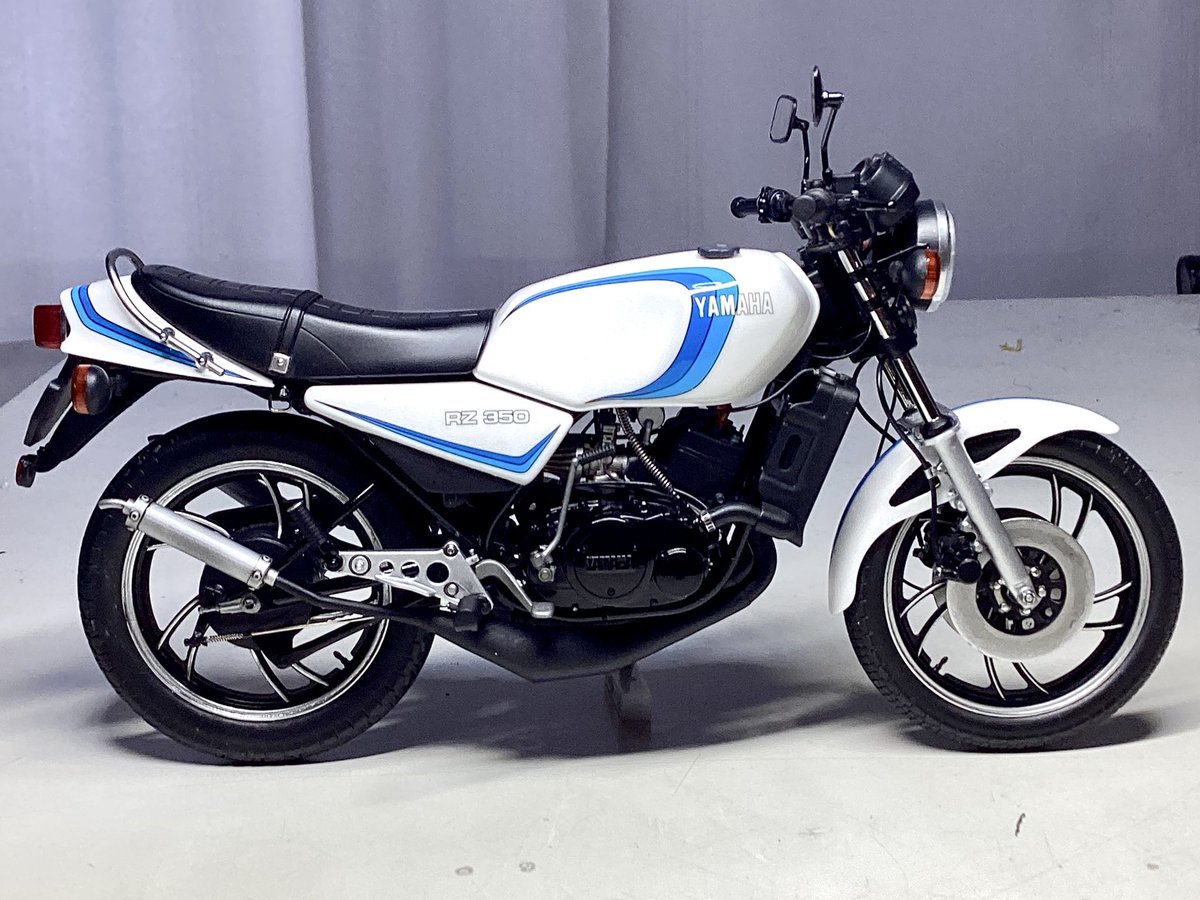 LaboIot's tweet photo. ハセガワ1/12ヤマハRZ350(4UO)‘81
はるさー(SPModels)製チャンバー編
好みが分かれると思うので4種類のチャンバーをそれぞれ装着しています。付け替え、色変えでお好みで楽しめたらと思います。
#バイクプラモ盛上げ隊 #バイク模型集まれ #ハセガワ #ヤマハ #RZ #SPModels https://t.co/zR9zcyeMLg
