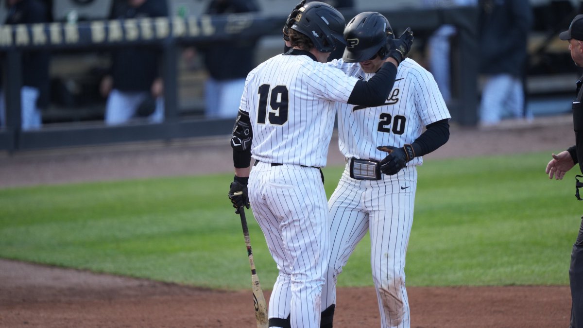 PurdueBaseball's tweet image. Another good night to be a Boilermaker at Alexander. #BoilerUp 

@QuincyMalbrough x @Manias_Aaron