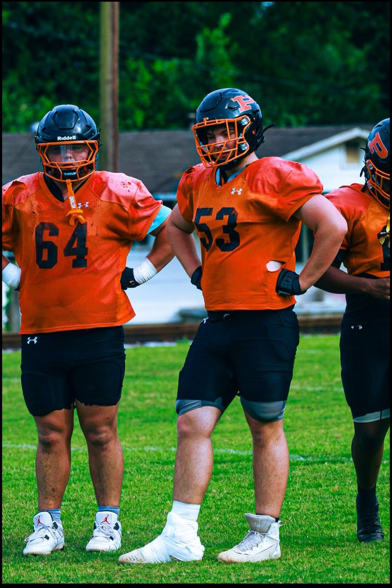 ransom_green's tweet photo. Big difference from December till now. This summer I'm making big gains. Junior year loading. #puttininwork #biggerfasterstronger @CoachHeavyD54 @SPCoachStone @jared5_59 https://t.co/9YrZDNxDdI
