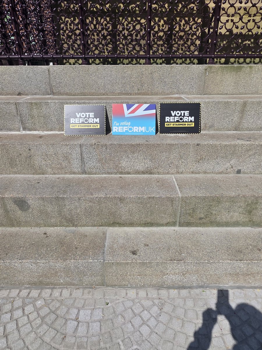 AdamConlon15's tweet image. Styling and profiling 👊👊

Good luck from a Blackley and Middleton South activist and intelligence geek who was out in Manchester yesterday trolling @ManCityCouncil for giggles then Rawtenstall burnley then Altrincham spreading the #ReformUK truth speaking avengers serum 👀