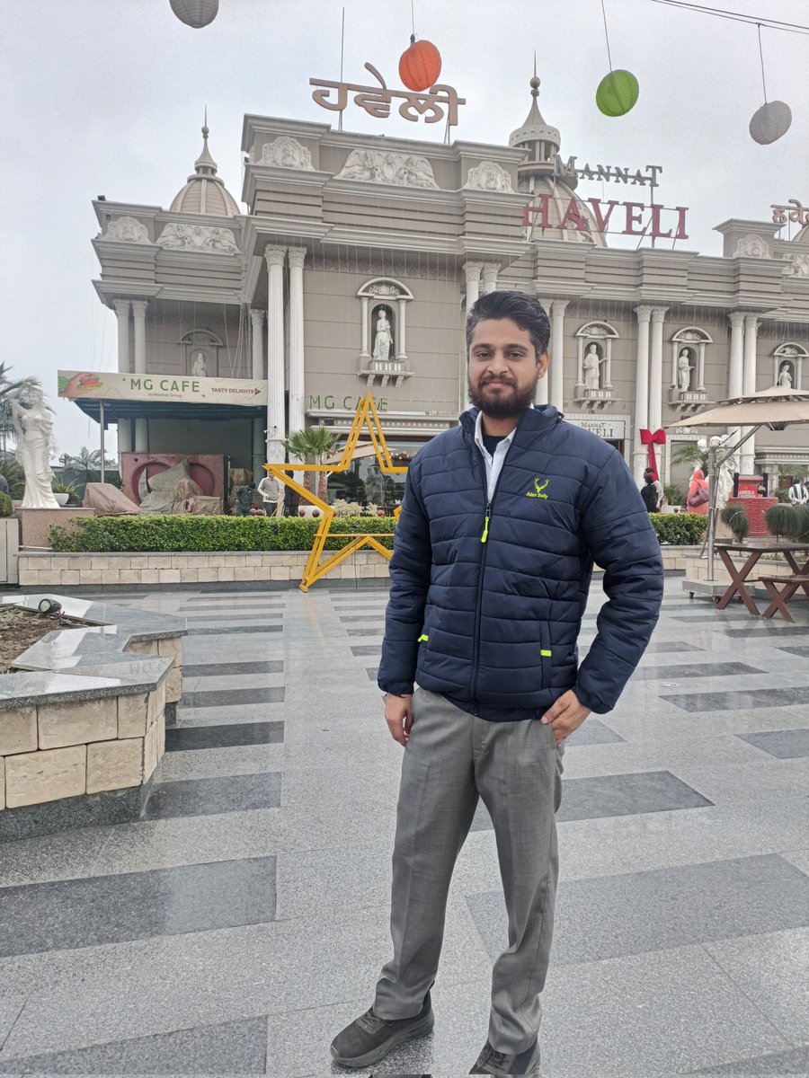 san08deep's tweet photo. मेरे बाबा दिल मे तुम पुरे जगत के हो

मेरी हर साँस में भी तेरा वास हो

रहु खुश हर हाल में जहां तुम रखो

जगतपिता बस जहाँ हर पल तेरा आदेश हो

हर हर महादेव https://t.co/CUe7mCK1d5