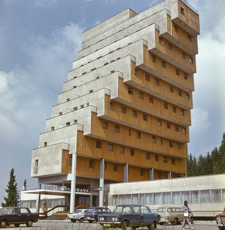 SciFiArchives's tweet photo. Hotel Panorama, Slovakia (1970) https://t.co/hAMBIHreko