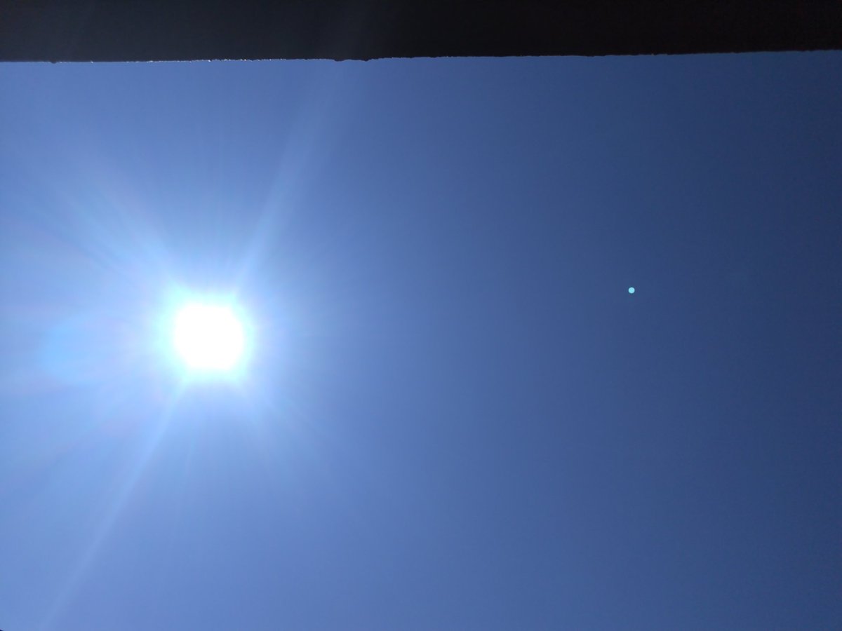 junjun_s0211's tweet photo. 28年目の今日の空。また春に… https://t.co/NbvPKdeomQ