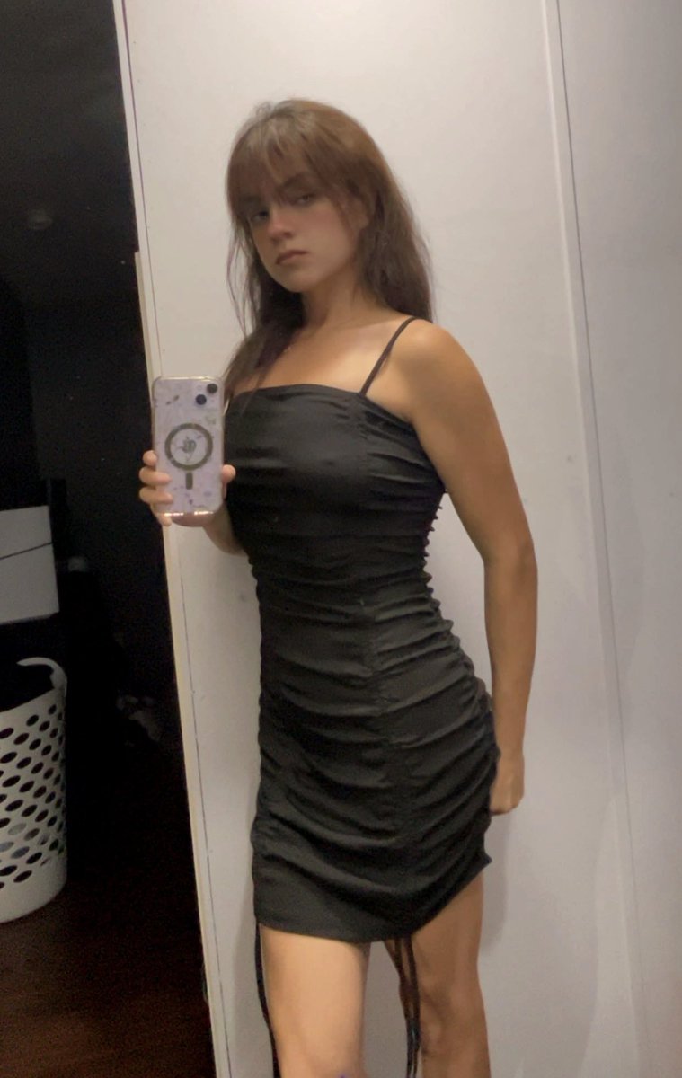 Stephietv's tweet photo. Thick, skinny, or fit? https://t.co/EE25xmfXLK
