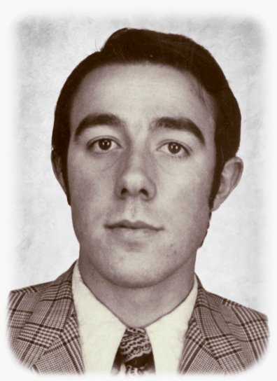 vctorst2's tweet photo. Un día como hoy de 1973 el Frente Revolucionario Antifascista y Patriota (#FRAP) asesinó en #Madrid al subinspector CGP @policia JOSÉ ANTONIO FERNÁNDEZ GUTIÉRREZ.
Le apuñalaron cuatro terroristas.
Fue trasladado a un hospital donde falleció por las graves heridas.
#MEMORIA https://t.co/KjFvl5OZdr
