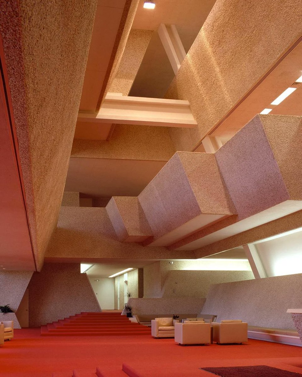 SciFiArchives's tweet photo. Lobby of the Burroughs-Wellcome Headquarters (1969-72) https://t.co/2ukKTQ0DGO