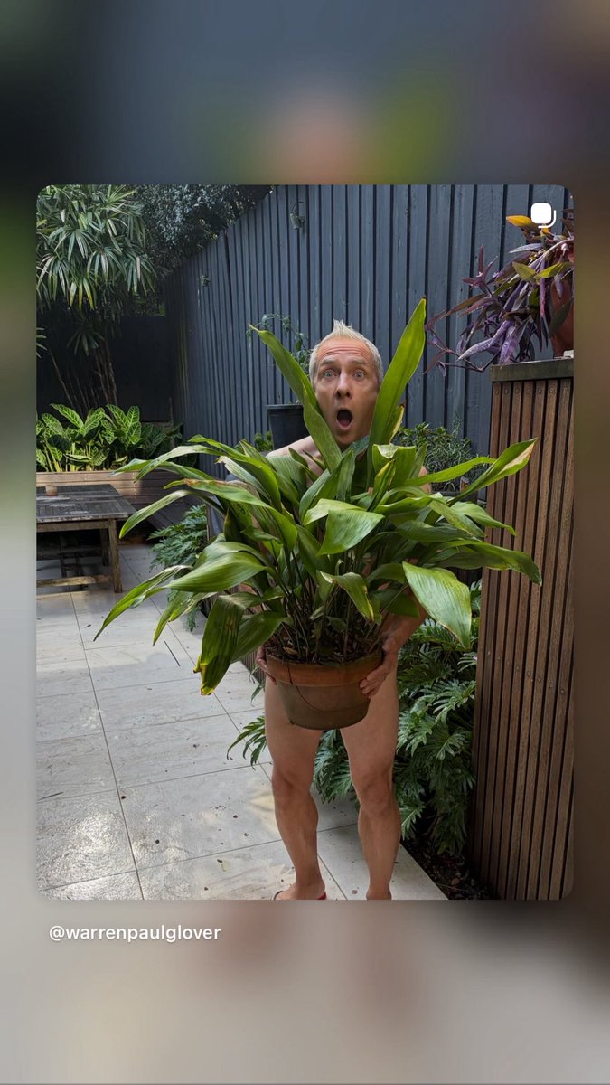 WazMan01's tweet photo. Happy World Naked Gardening Day!! 🥀🌱🪻💐🌼 #worldnakedgardeningday #worldnakedgardeningday2026 #WNGD https://t.co/gIAUKELE7D