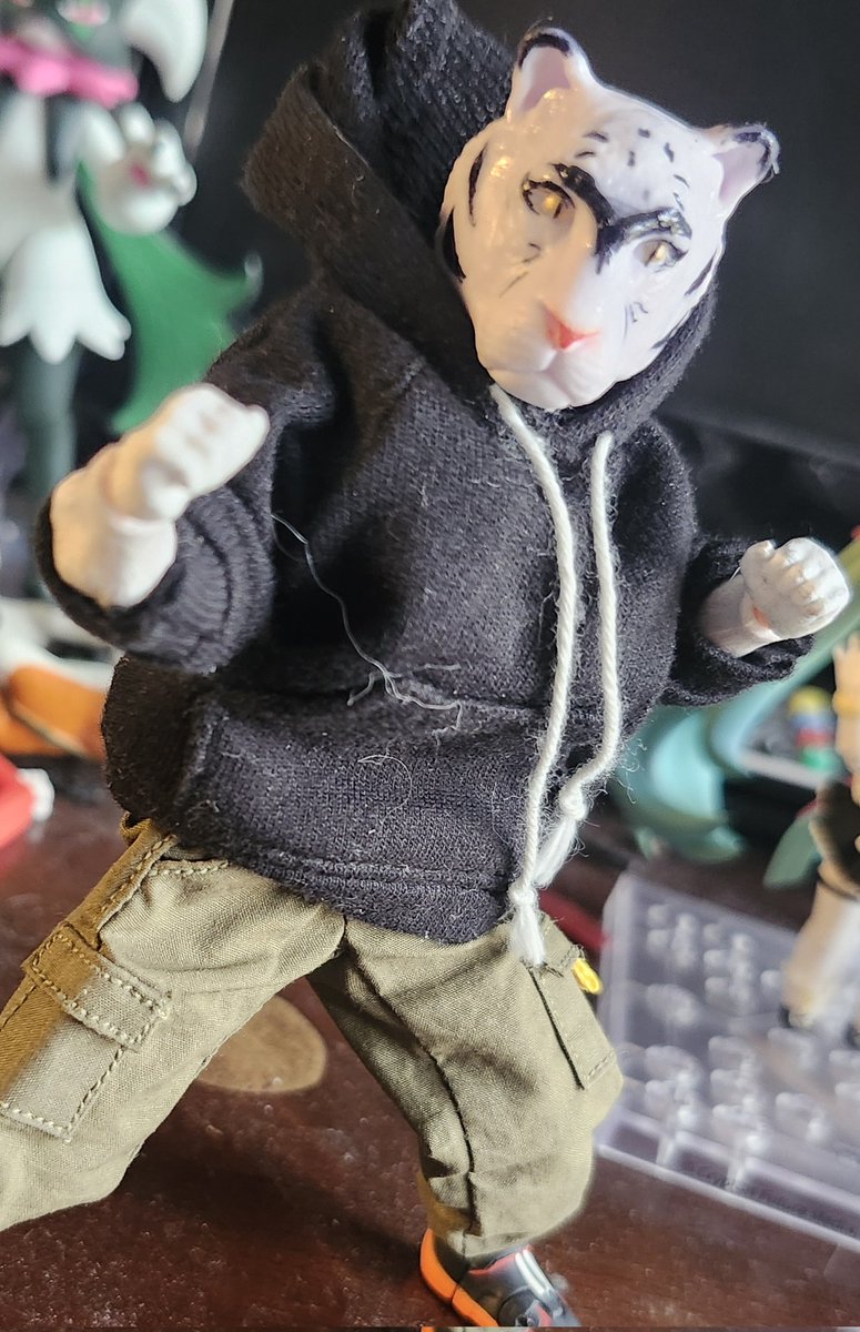 Wolfy08th's tweet photo. Finally finished my custom tigress! #furry #customactionfigure https://t.co/FYiHdYJVqt