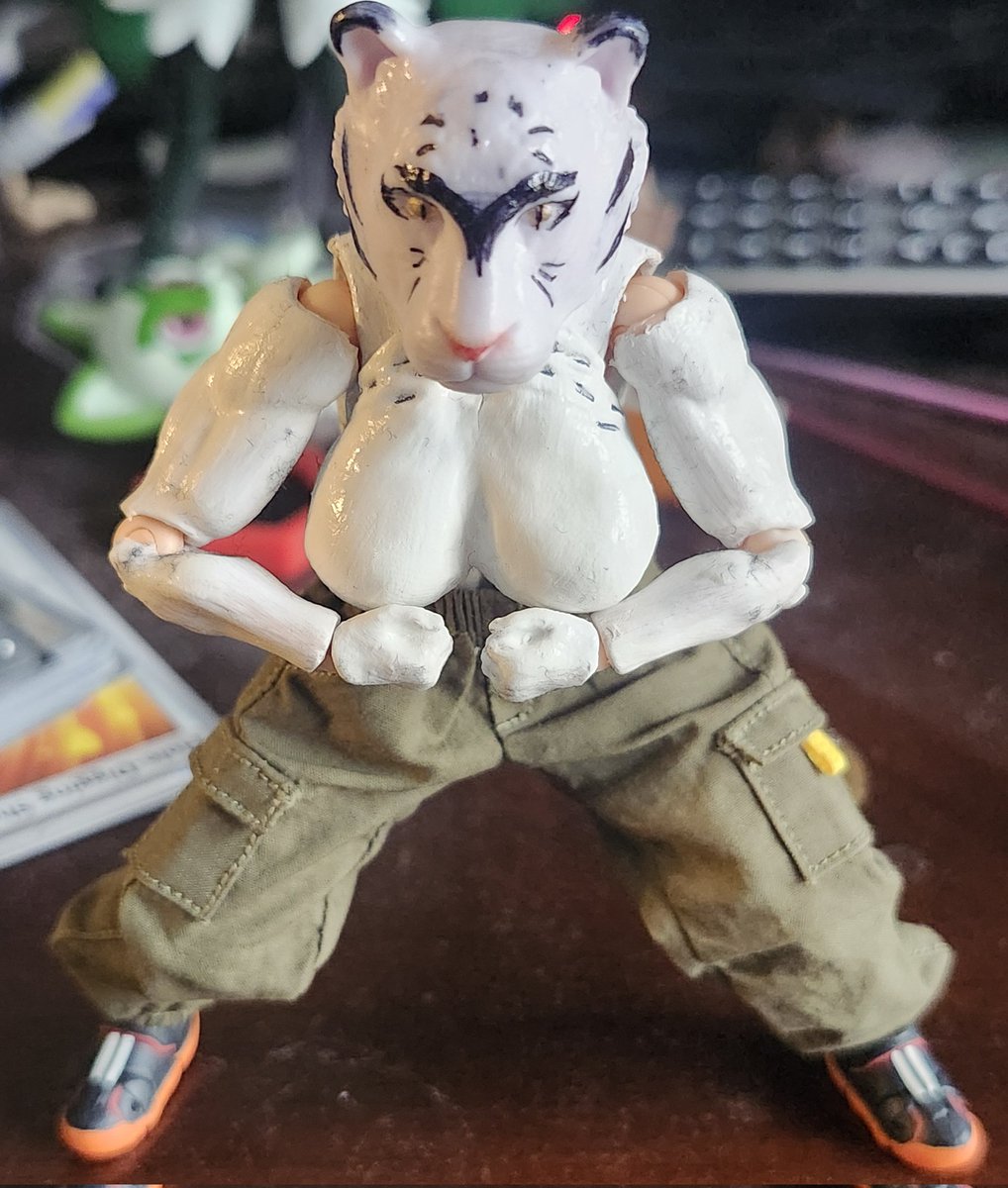 Wolfy08th's tweet photo. Finally finished my custom tigress! #furry #customactionfigure https://t.co/FYiHdYJVqt