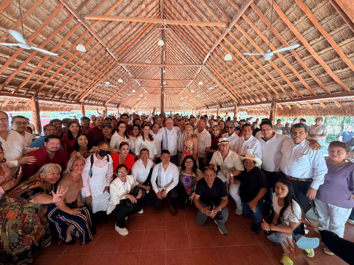 Redes_4T's tweet photo. #RafaelMarin en #PlayaDelCarmen https://t.co/9DZX6LxijE