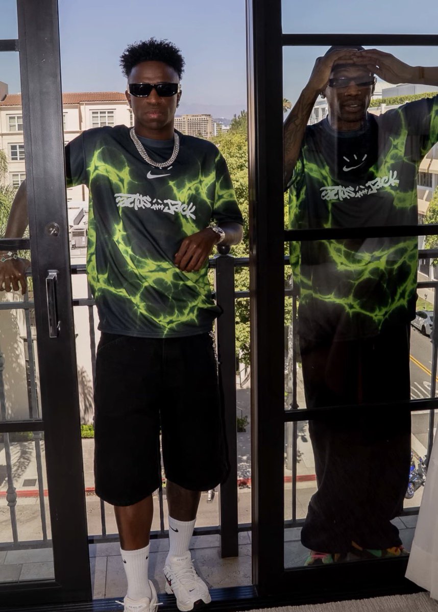 Acesso Travis Scott tweet media